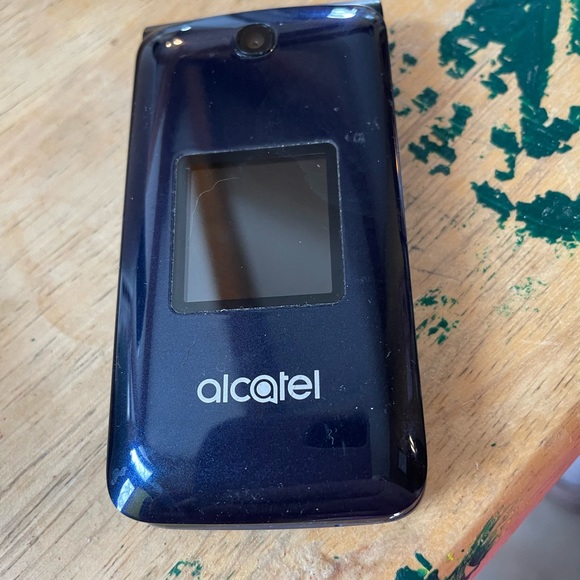 Cell phone - Picture 2 of 3